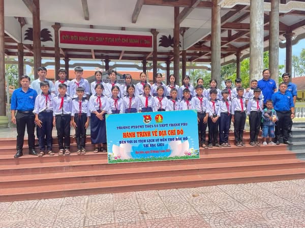 Địa chỉ đỏ đến với "Đền thờ Bá